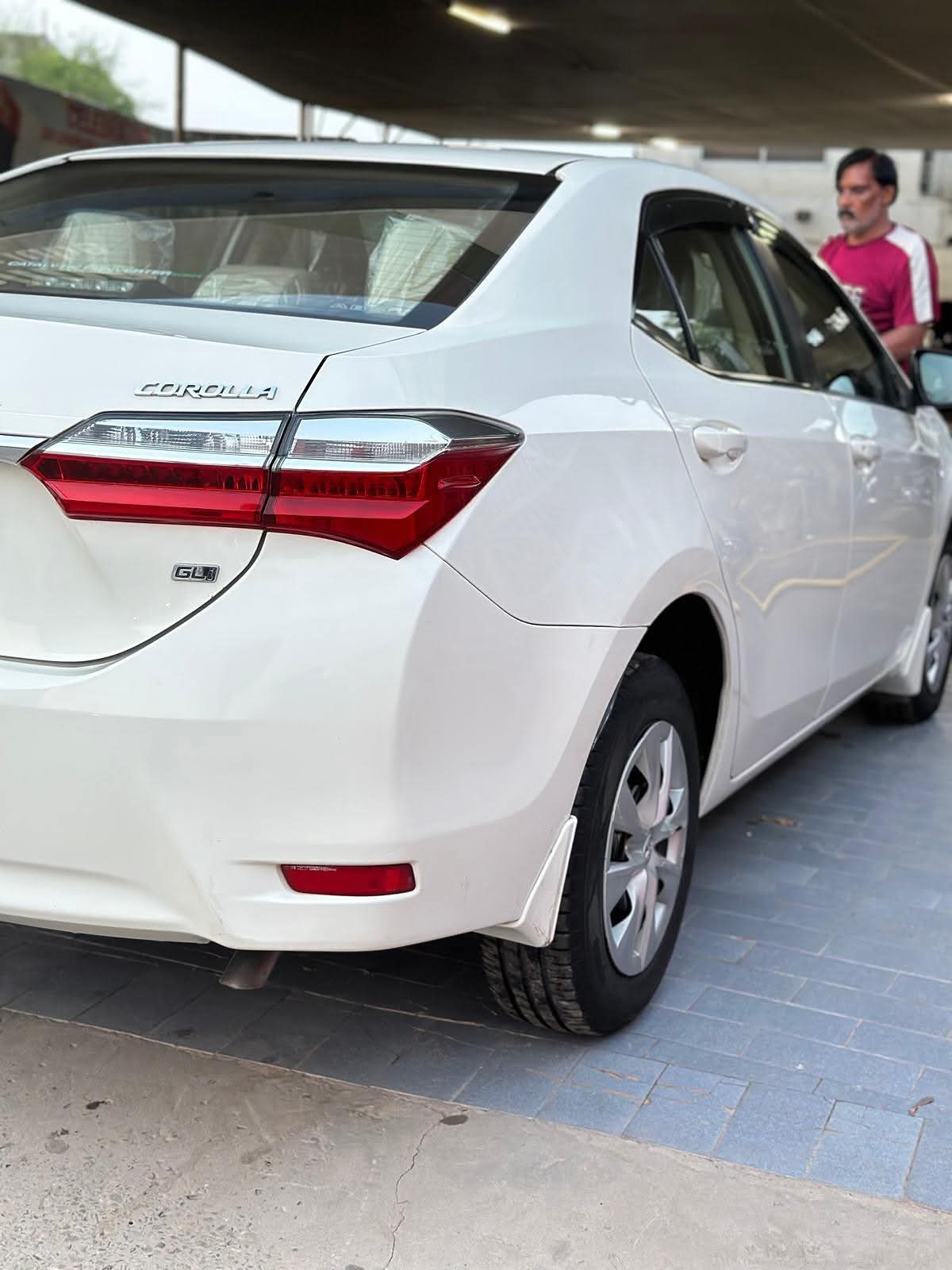 Toyota Corolla gallery thumbnail 3